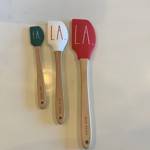 Rae Dunn 3 piece spatula set - New